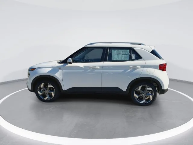 Used 2026 White Hyundai SEL image 5