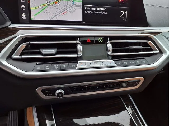 Used 2023 White BMW xDrive40i image 27