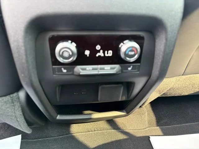 New 2026 Sterling Metallic GMC Elevation image 26