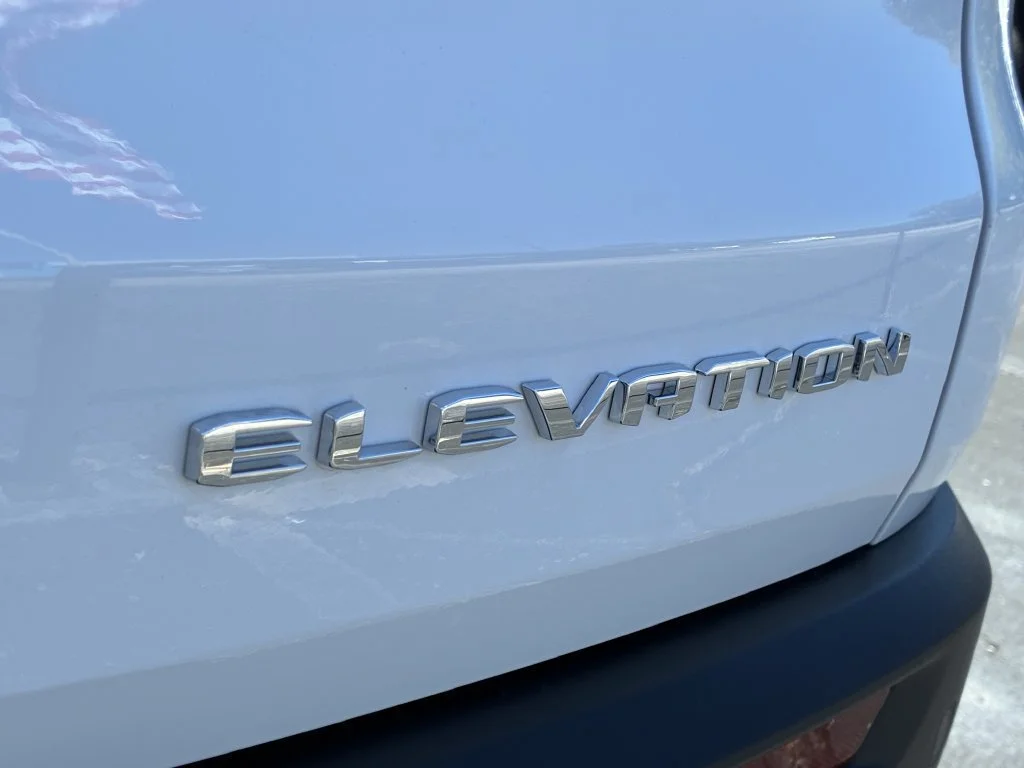 New 2027 Summit White GMC Elevation image 10