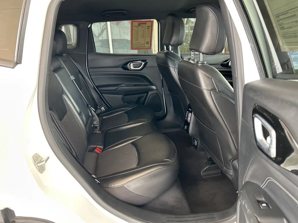 Used 2023 White Jeep Altitude image 26