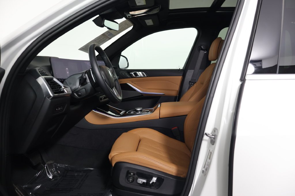 Certified Used 2026 Alpine White BMW sDrive40i image 10