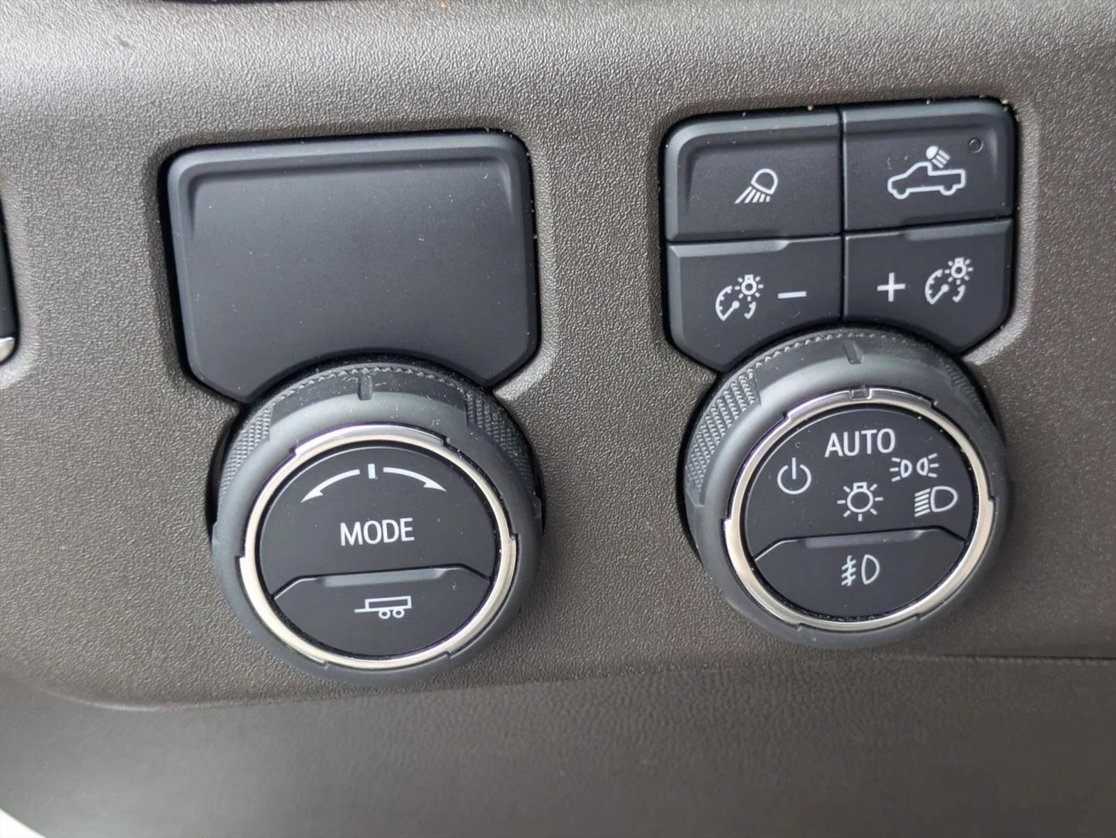 Used 2023 Summit White Chevrolet LTZ image 11