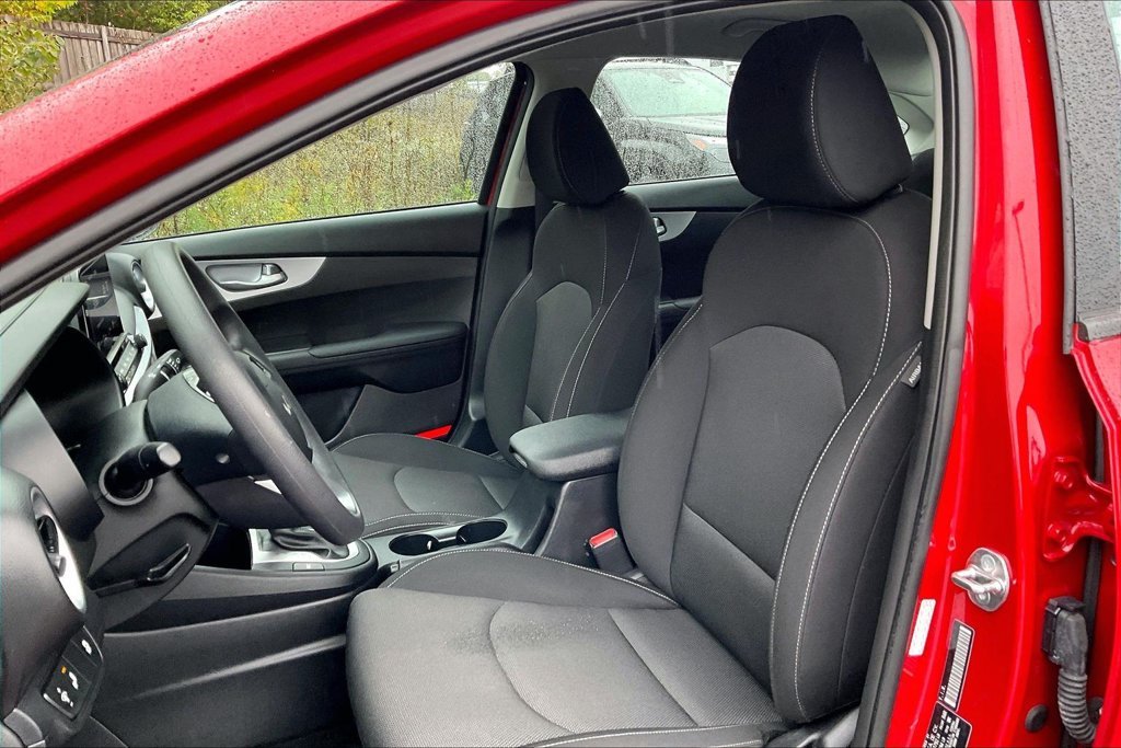 Used 2023 Red Kia LXS image 25