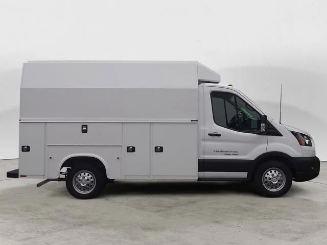 New 2024 Oxford White Ford Base image 6
