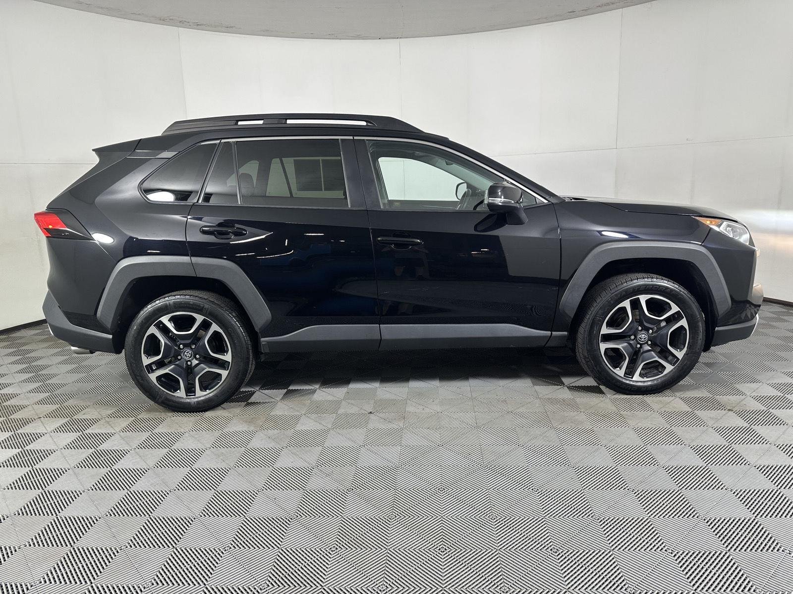 Used 2019 Midnight Black Metallic Toyota Adventure image 26