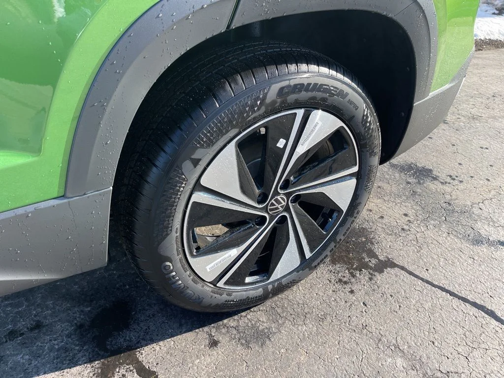 New 2026 Bright Moss Green Metallic Volkswagen 1.5T SE image 15