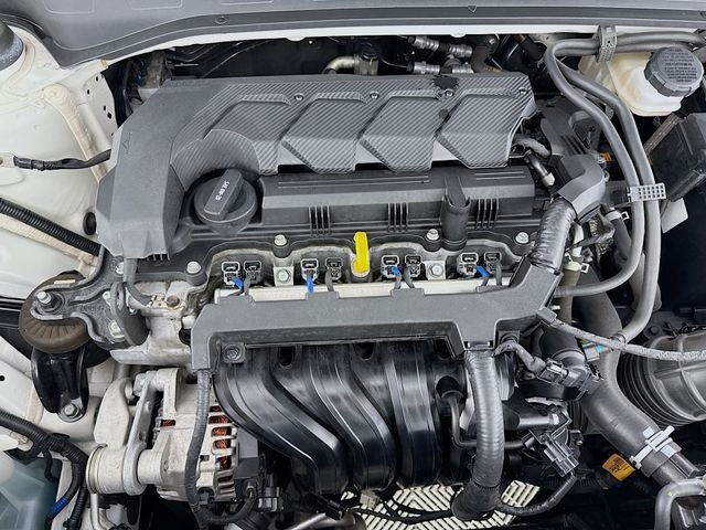 Used 2022 White Hyundai SEL image 31
