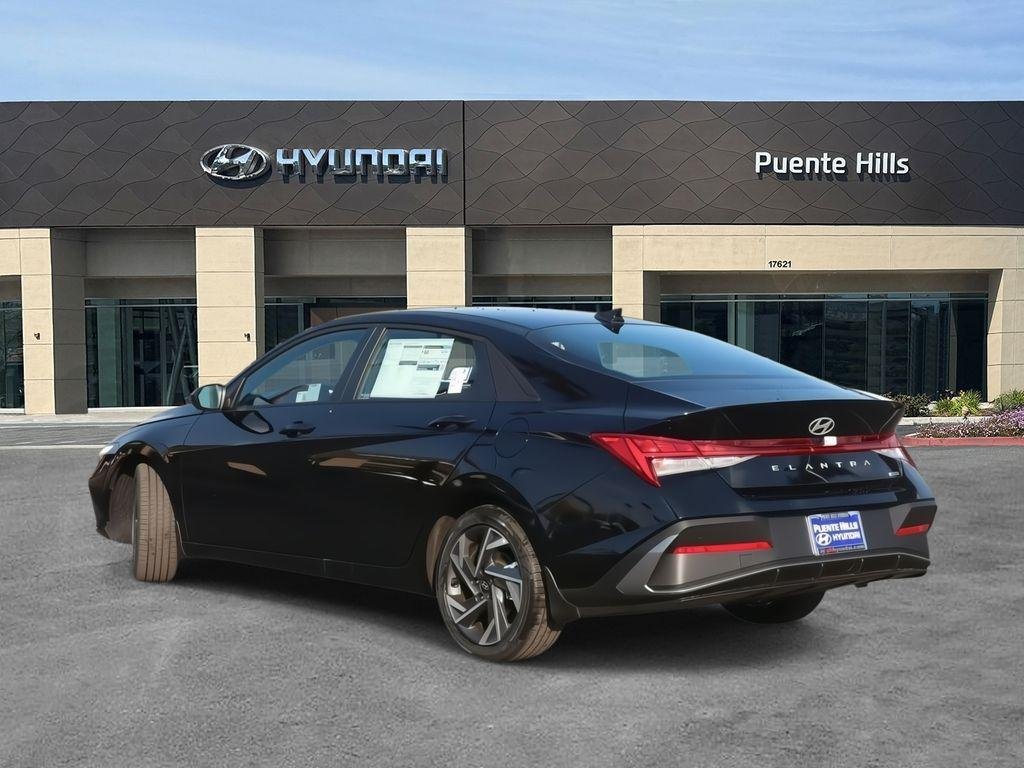 New 2026 Black Hyundai SEL Sport image 4
