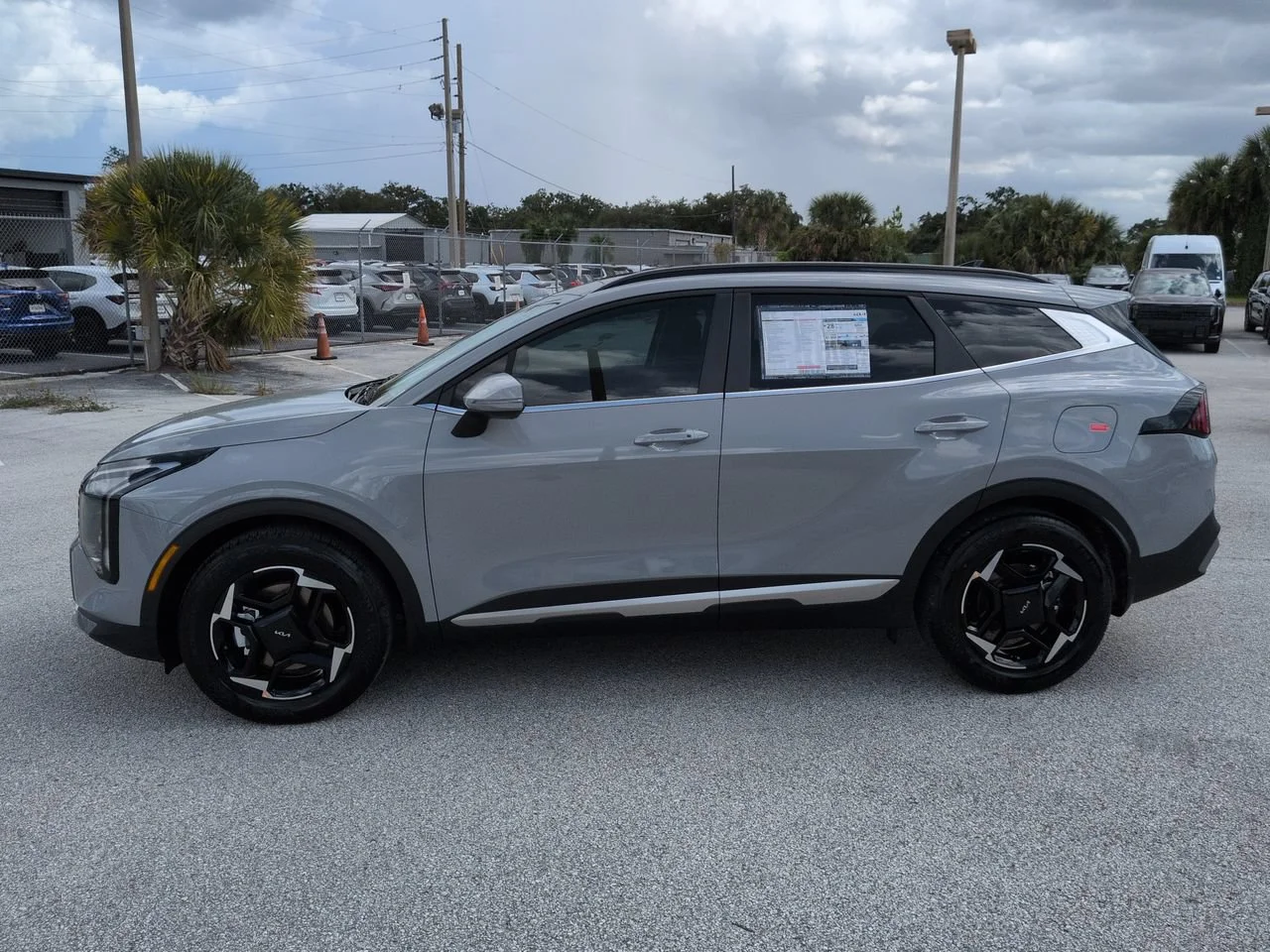 New 2027 Wolf Gray Kia EX image 7