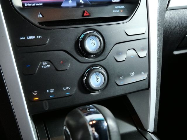Used 2014 Black Ford XLT image 19