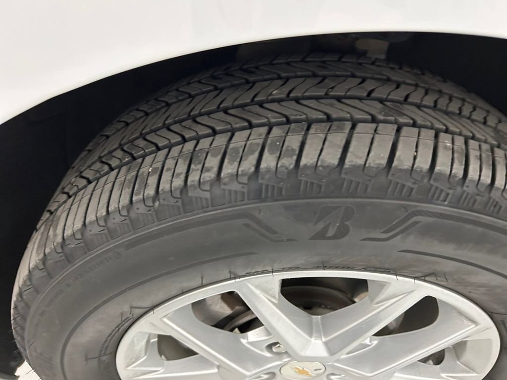 Used 2022 White Chevrolet LT image 22