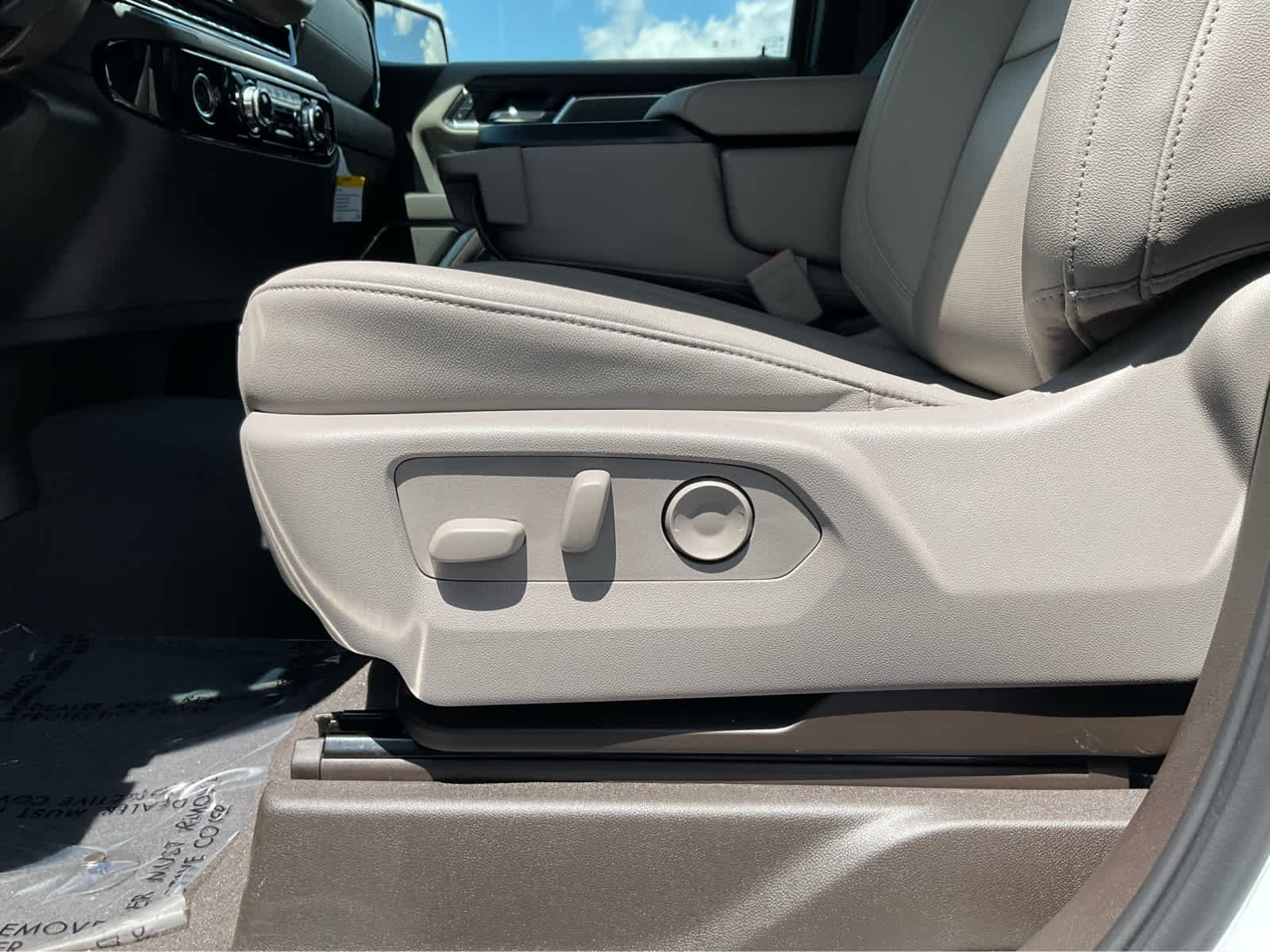 Used 2024 Summit White GMC SLT image 12