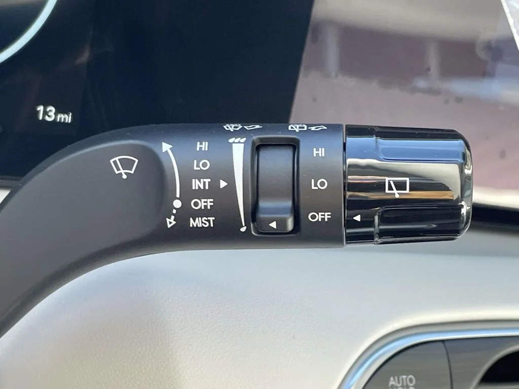 New 2026 White Hyundai SEL Premium image 24
