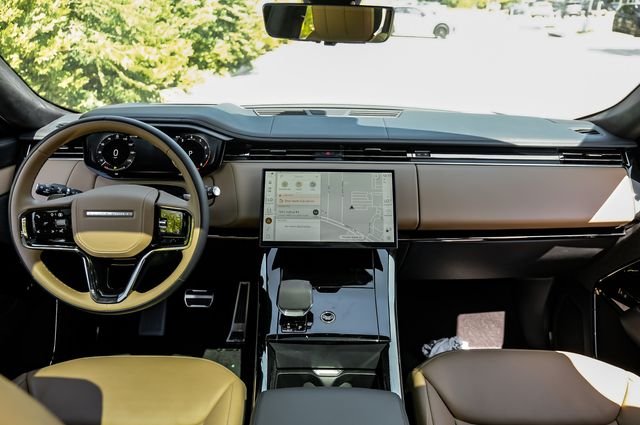 Certified Used 2025 White Land Rover Autobiography image 21