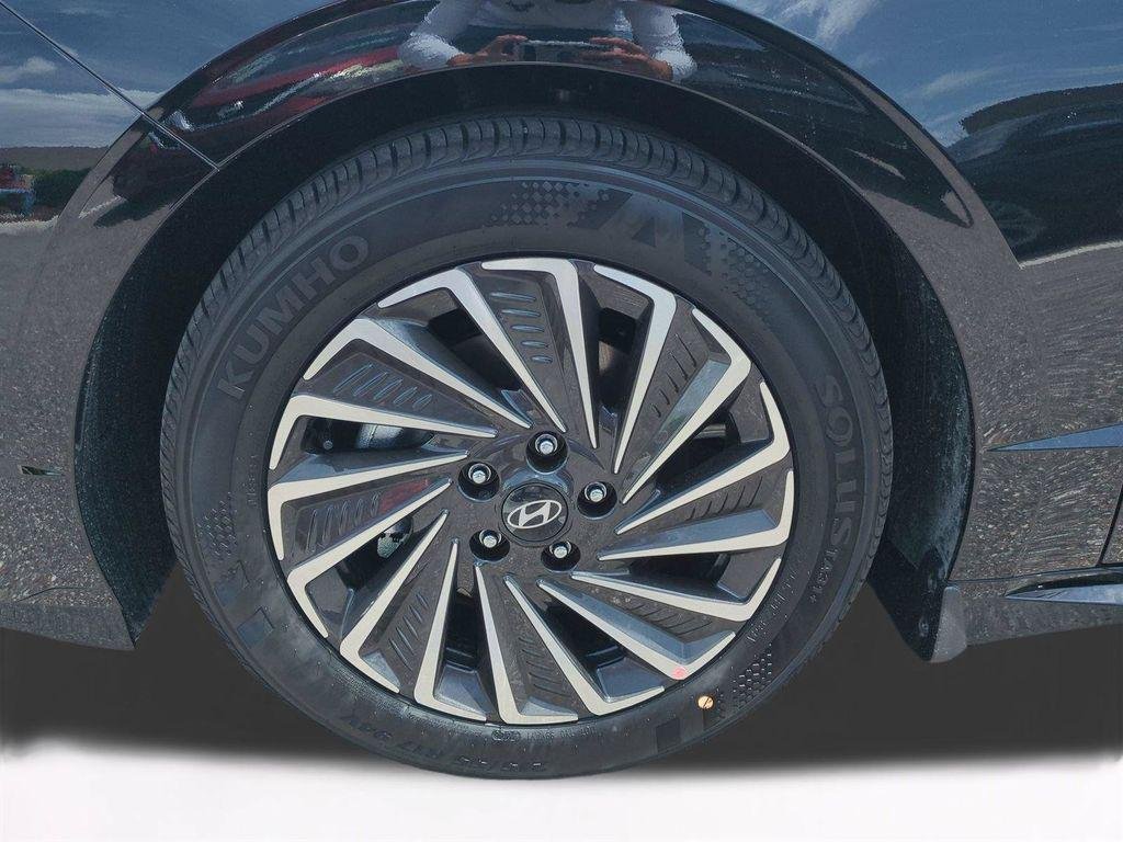 New 2026 Black Hyundai SEL image 11