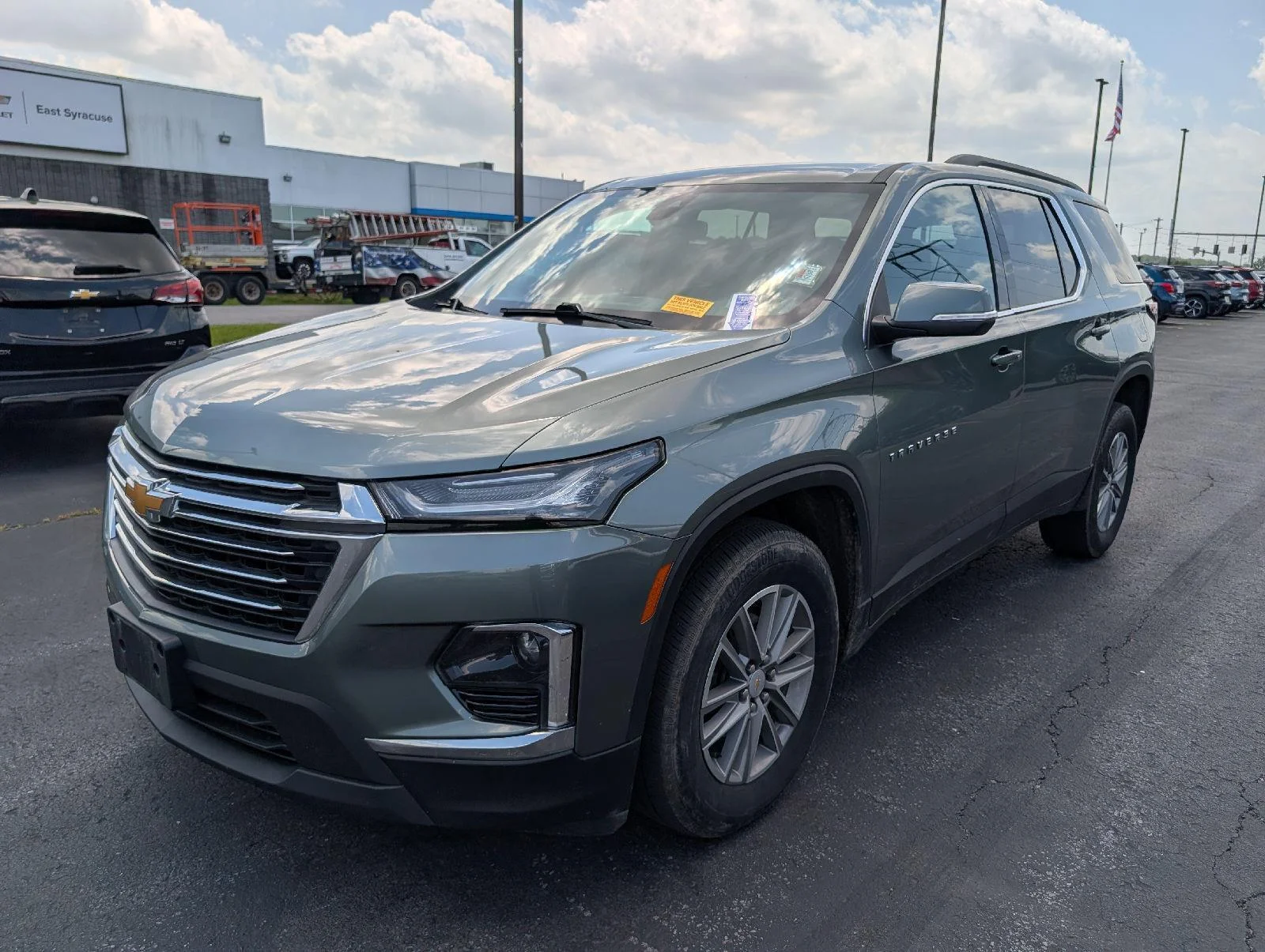 Used 2023 Silver Sage Metallic Chevrolet LT Cloth image 4
