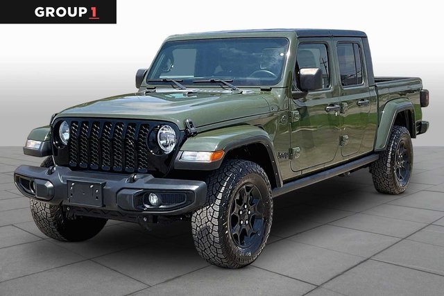Pre-Owned 2023 Jeep Gladiator Willys 4WD Crew Cab Pickup
