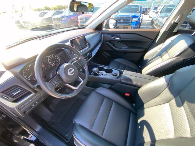 Used 2023 Super Black Nissan SV image 8