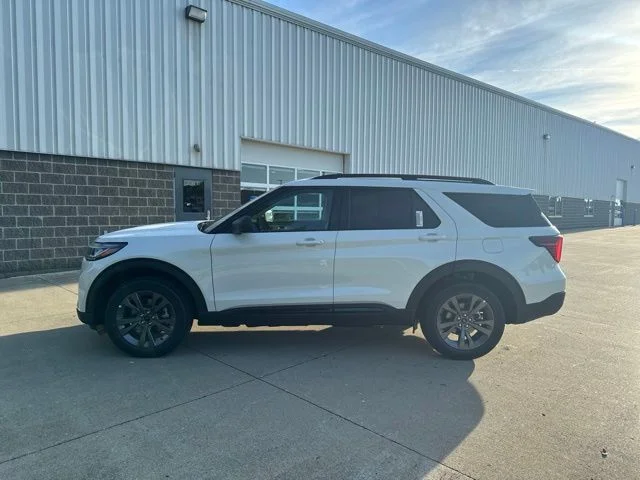 New 2026 Star White Metallic Tri-Coat Ford Active image 8