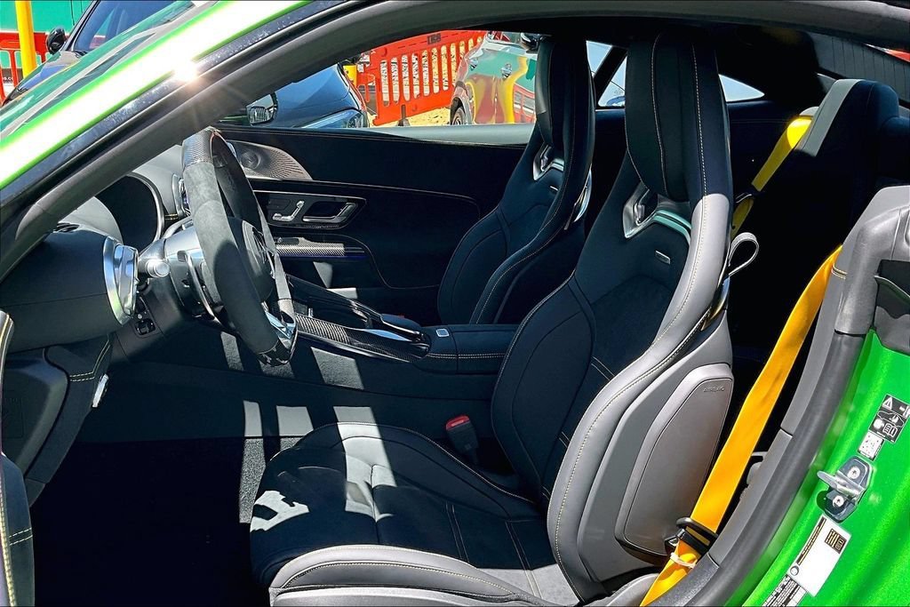 New 2026 MANUFAKTUR green hell magno Mercedes-Benz AMG® GT 63 PRO Coupe image 23