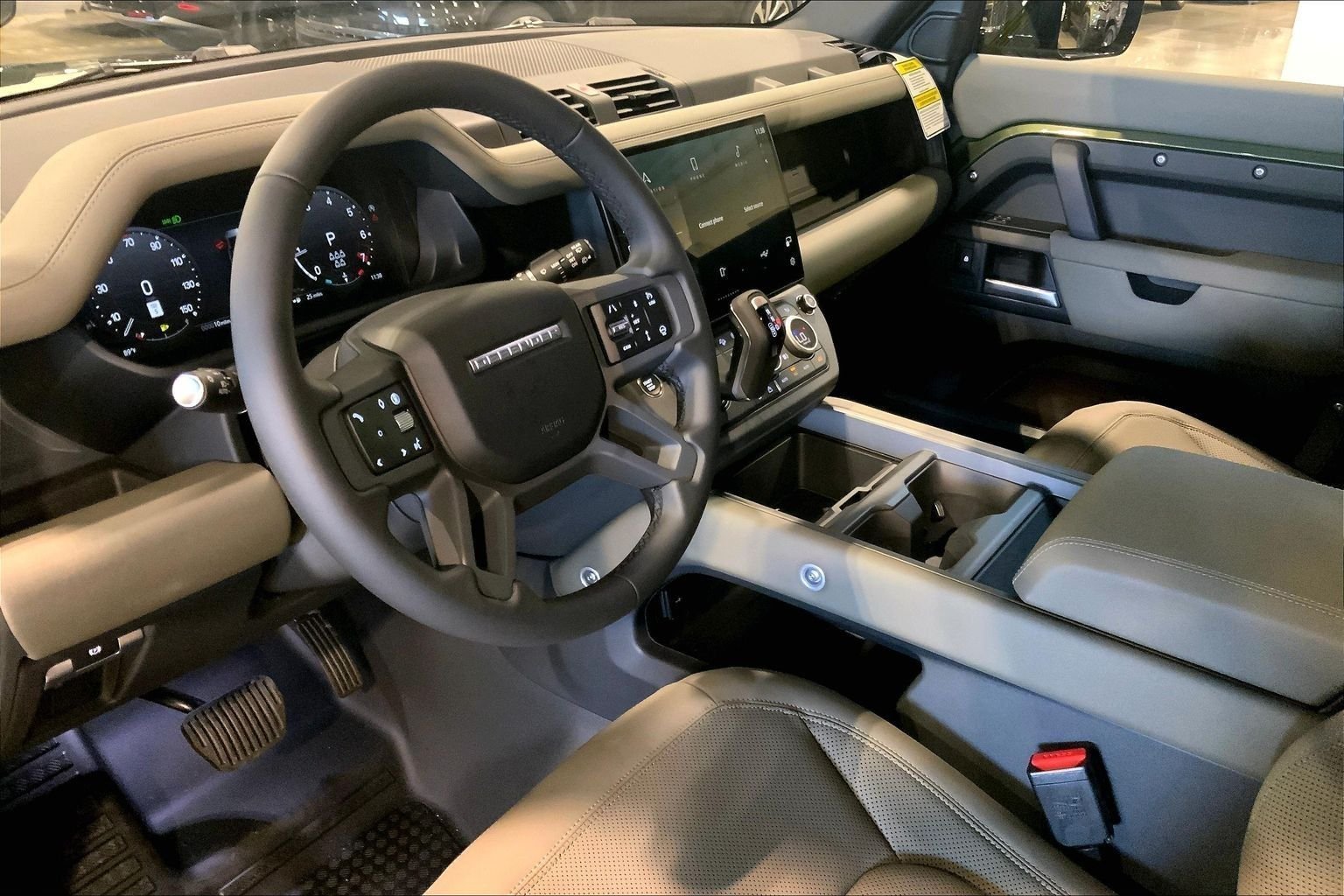 New 2026 Woolstone Green LAND ROVER X-Dynamic SE image 8