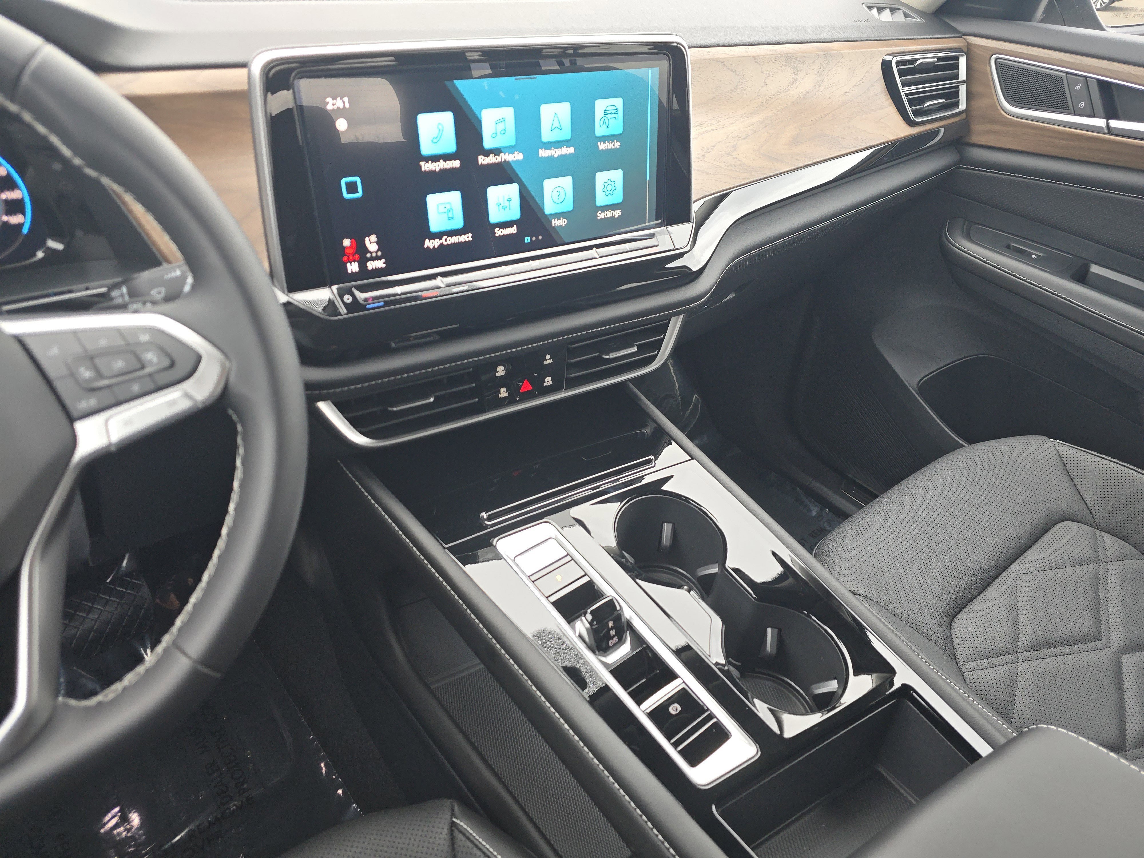 New 2026 Pure Gray Volkswagen 2.0T SE w/Technology image 23