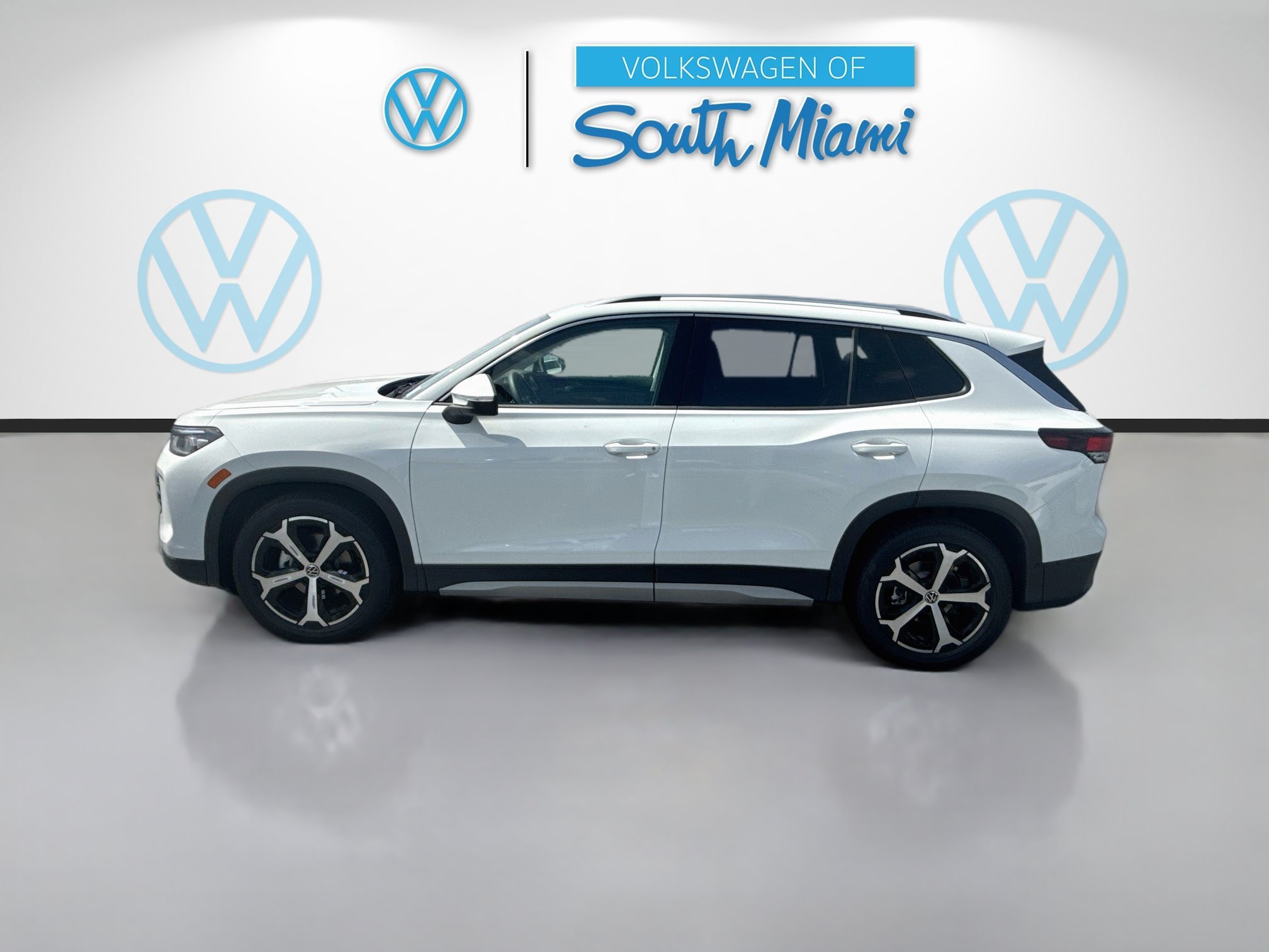 New 2026 White Volkswagen SE image 4