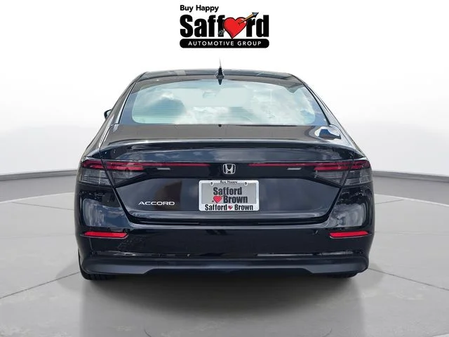 Certified Used 2025 Crystal Black Pearl Honda SE image 5
