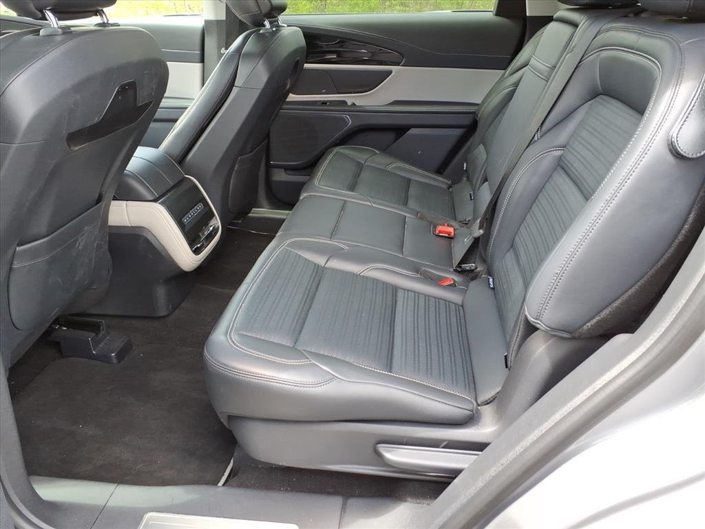 Used 2024 Lustrous Gray Metallic Clearcoat Lincoln Reserve image 10