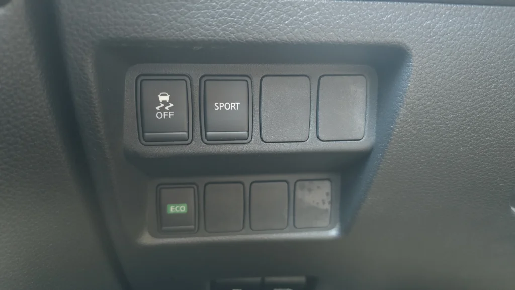 Used 2015 Gray Nissan S image 15