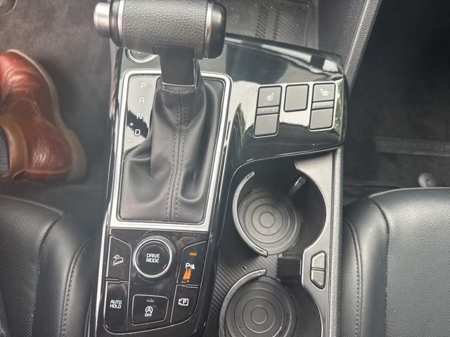 Used 2023 White Kia EX image 9
