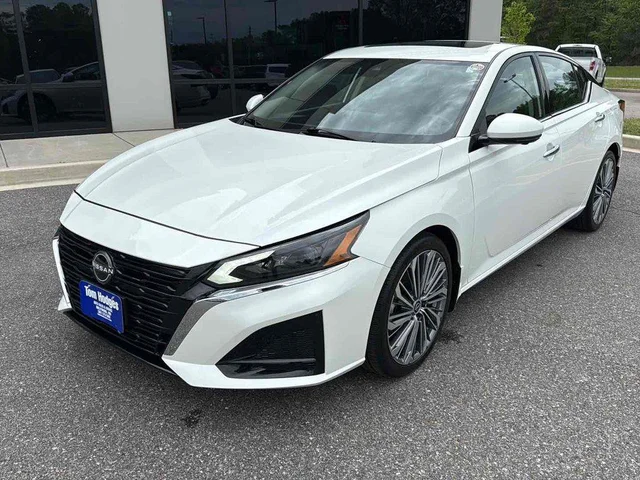 2024 Nissan Altima 2.5 SL Sedan