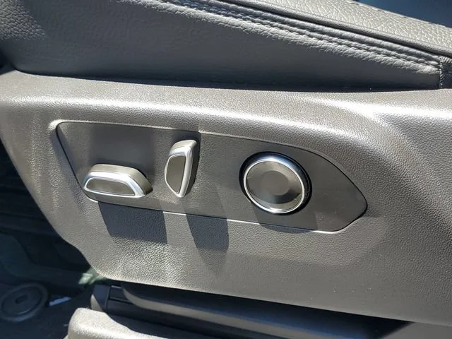Used 2025 Titanium Rush Metallic GMC Denali image 7