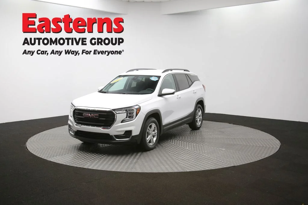 Used 2023 White GMC SLE image 52