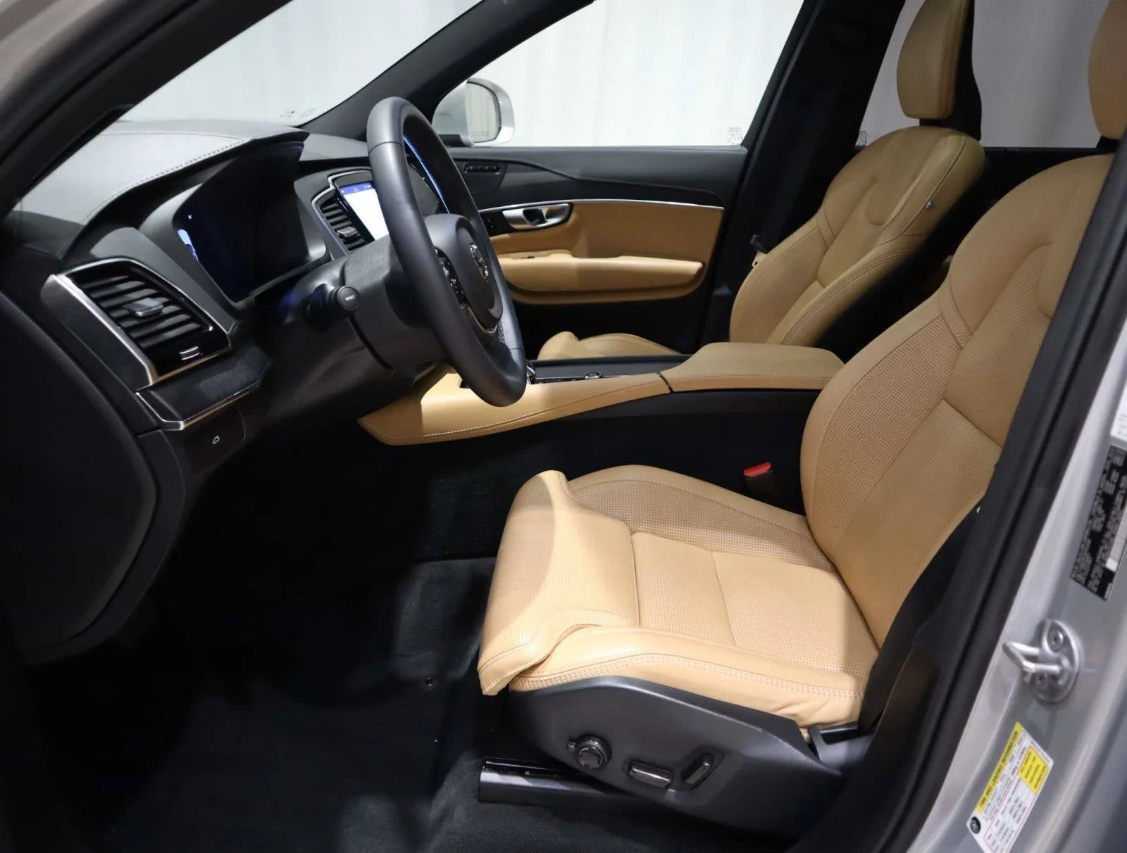 Used 2024 Silver Volvo Ultimate Bright Theme image 17