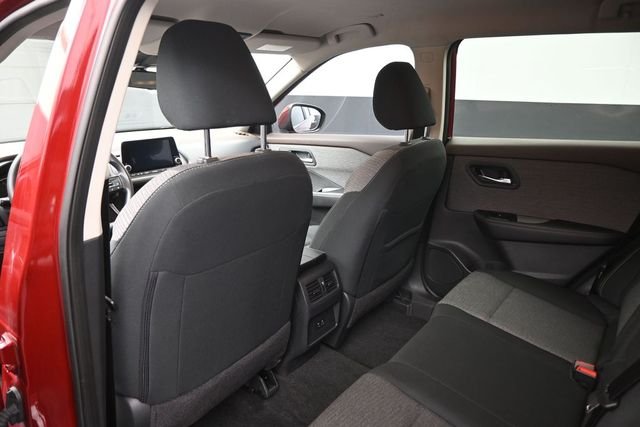 Used 2023 Red Nissan SV image 2