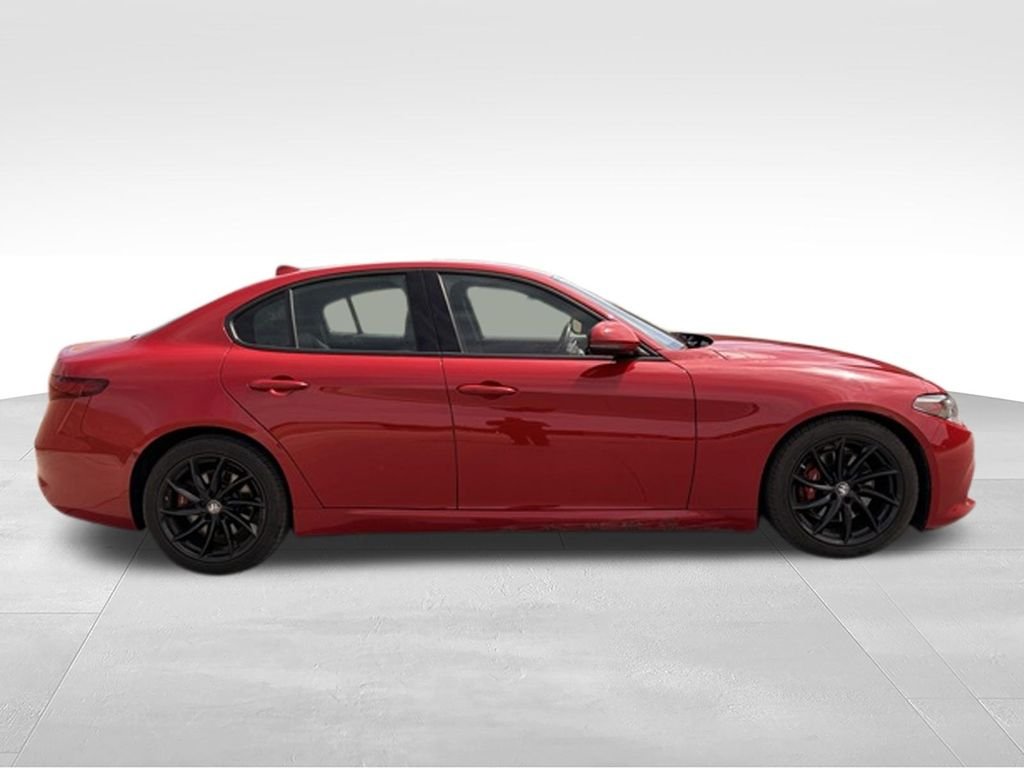 Used 2022 Alfa Rosso Alfa Romeo Sprint image 6