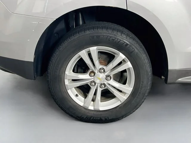 Used 2013 Silver Chevrolet LS image 31