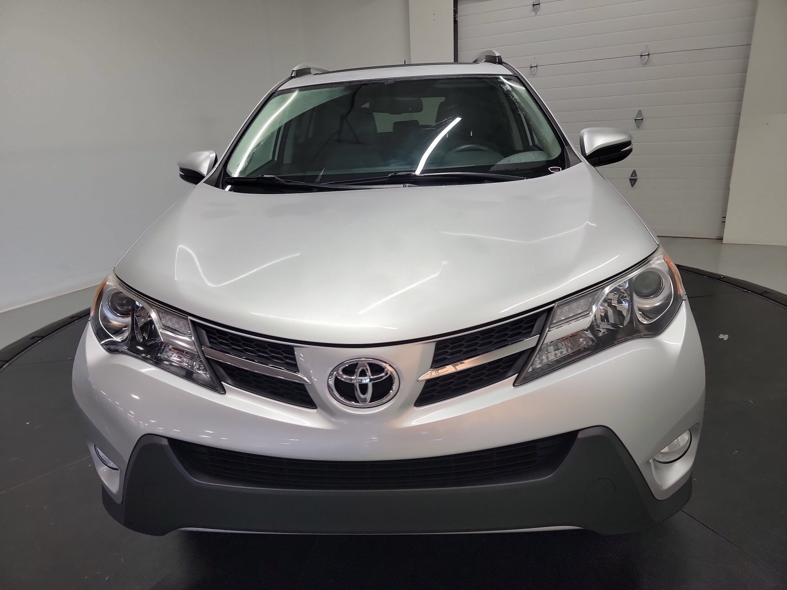Used 2015 Classic Silver Metallic Toyota Limited image 2