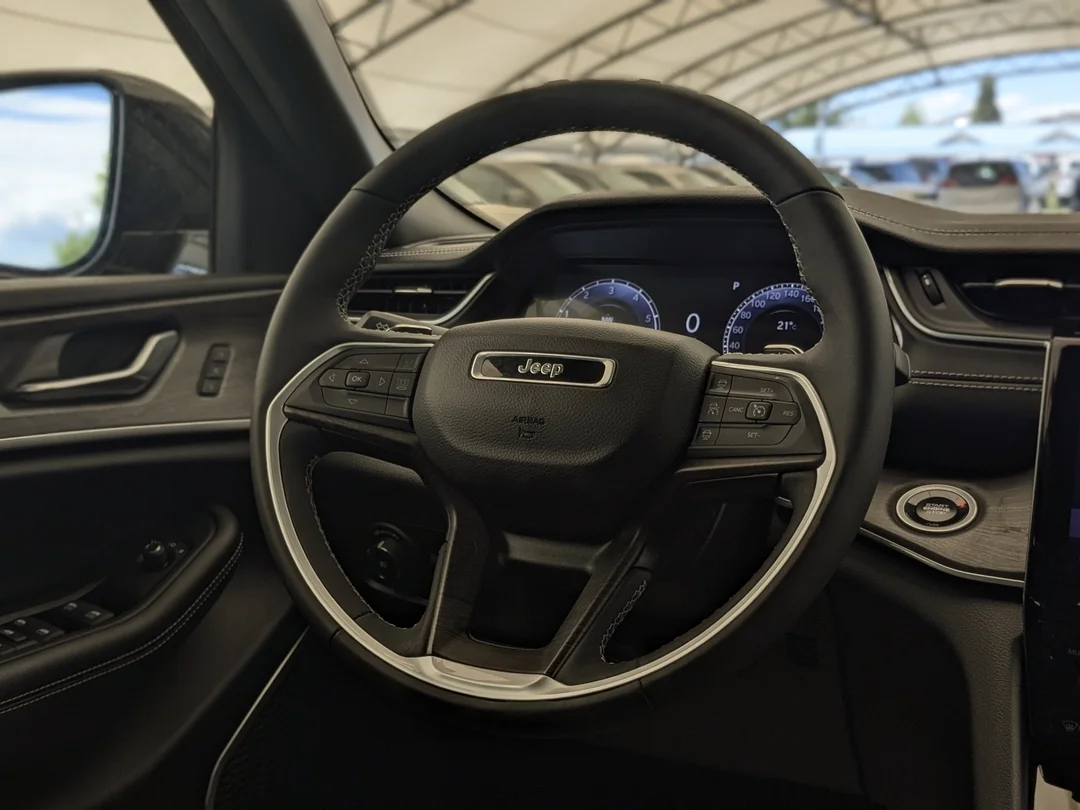 Certified Used 2025 Black Jeep Limited - - 4x4 - Luxury Tech II - Black Pkg - Command View Sunroof - Leather & More! image 16