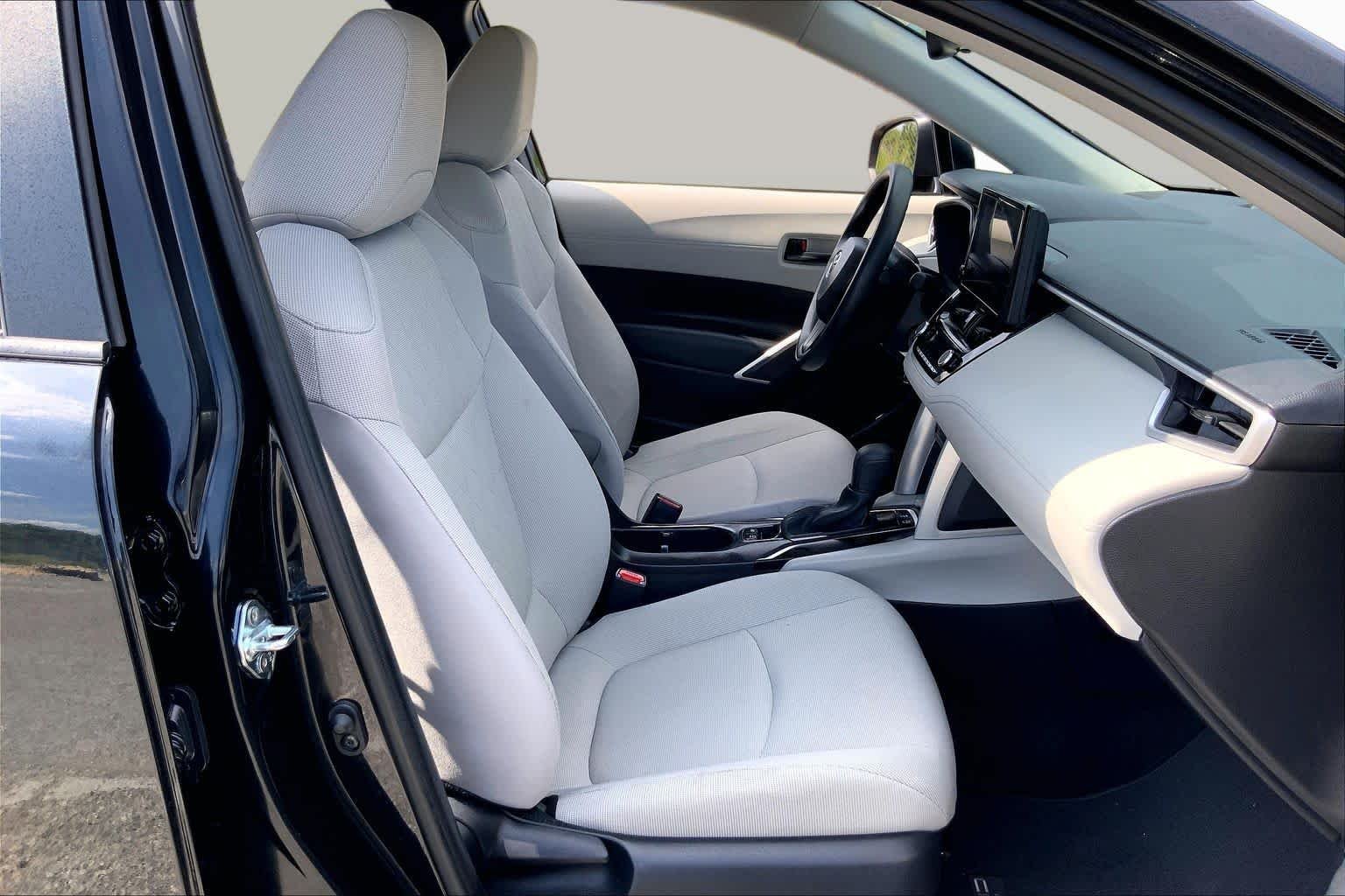 Used 2025 Jet Black Toyota L image 9