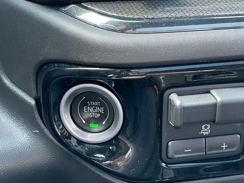 Used 2022 Summit White Chevrolet ZR2 image 17
