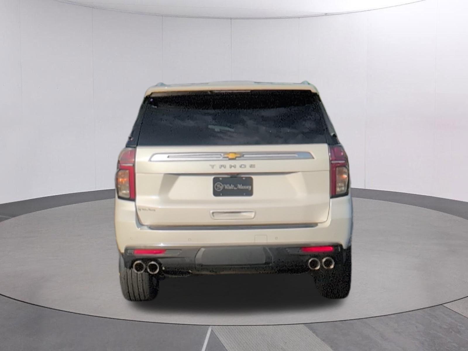 Used 2021 IRIDESCENT PEARL TRICOAT Chevrolet High Country image 4