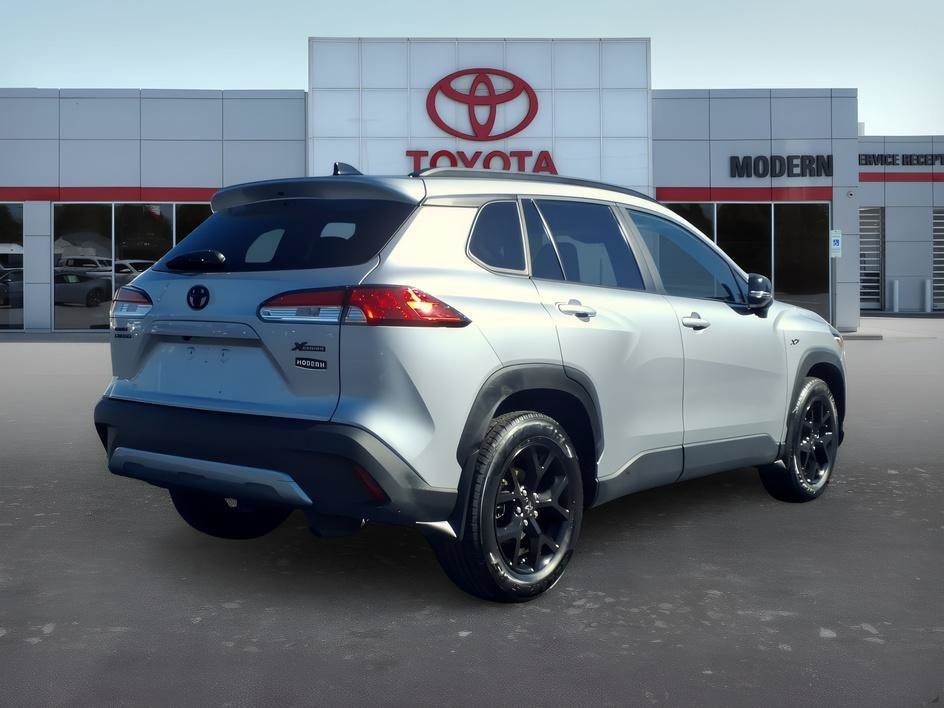 Used 2025 Silver Toyota LE image 5