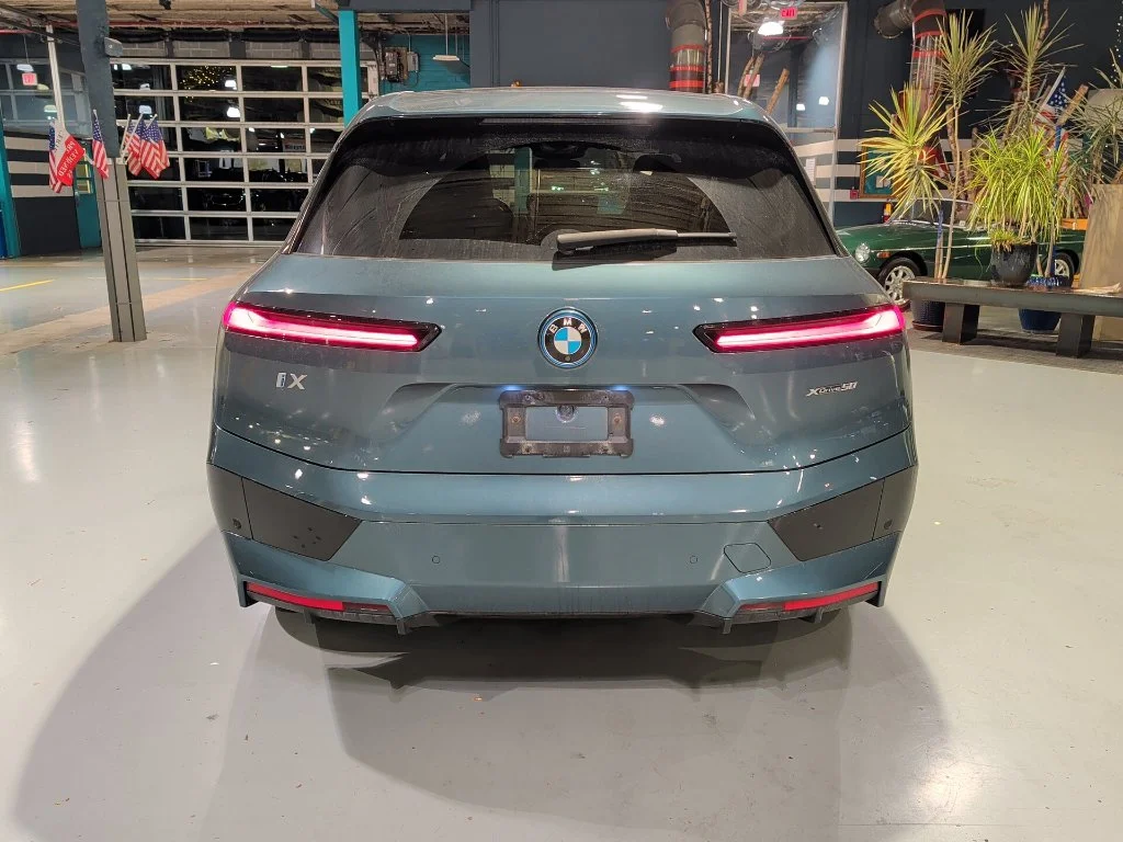 Used 2024 Blue BMW xDrive50 image 11