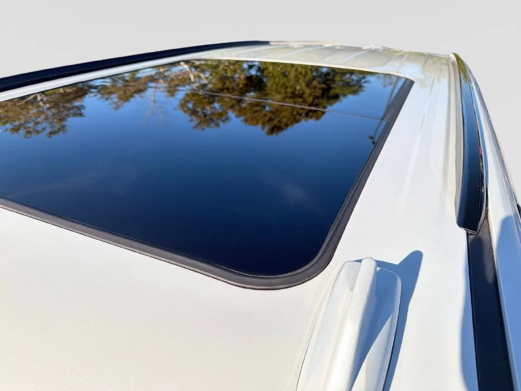 Used 2021 Crystal White Tri-Coat Cadillac Sport image 37