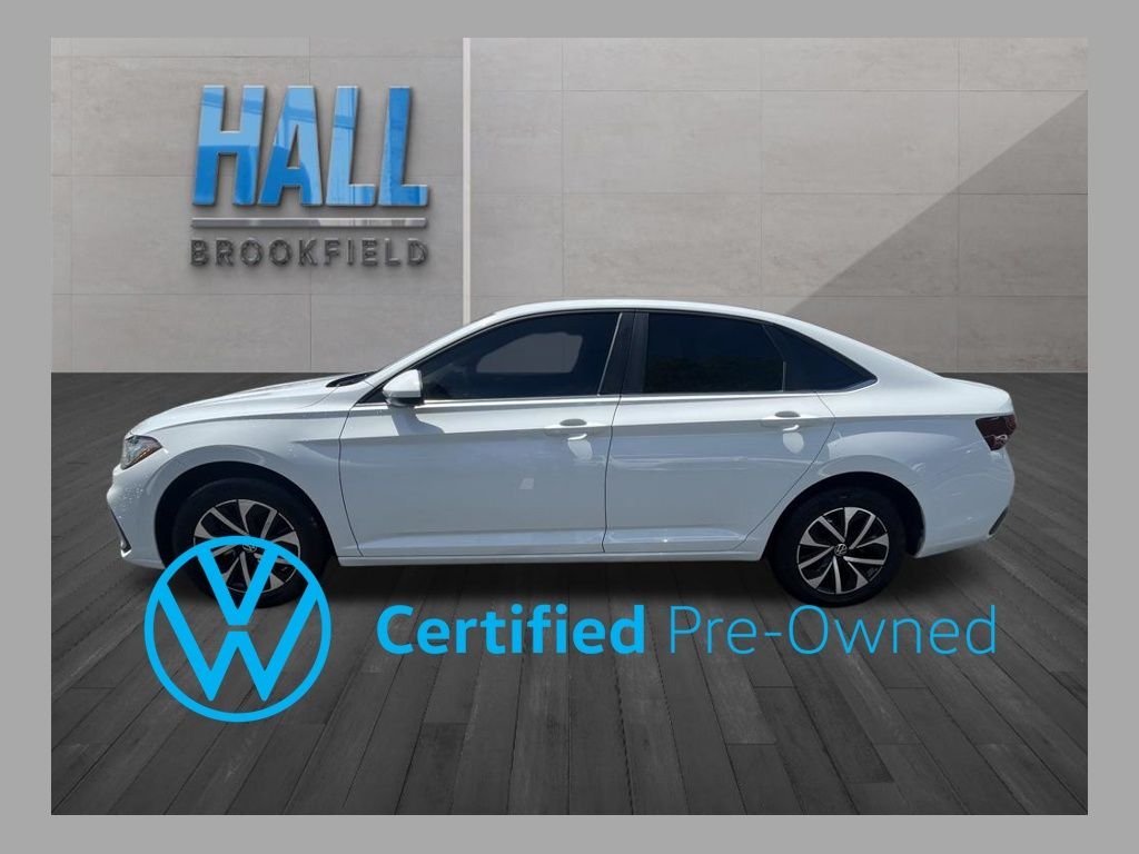 Certified Used 2025 White Volkswagen 1.5T S image 1