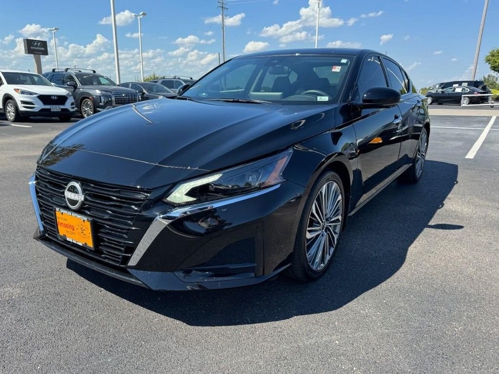 Used 2025 Black Nissan 2.5 SL image 8
