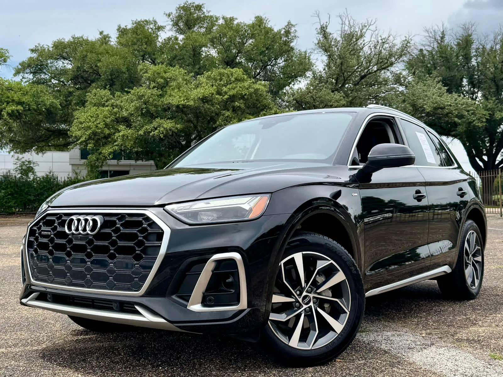 2022 Audi Q5 45 Premium Plus's photo